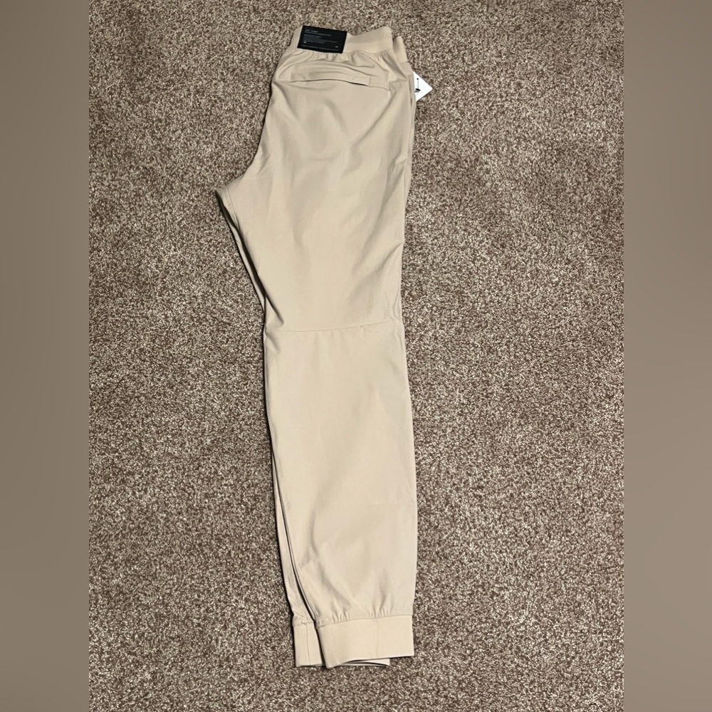 Lululemon ABC Joggers M Trench NWT Warpstream